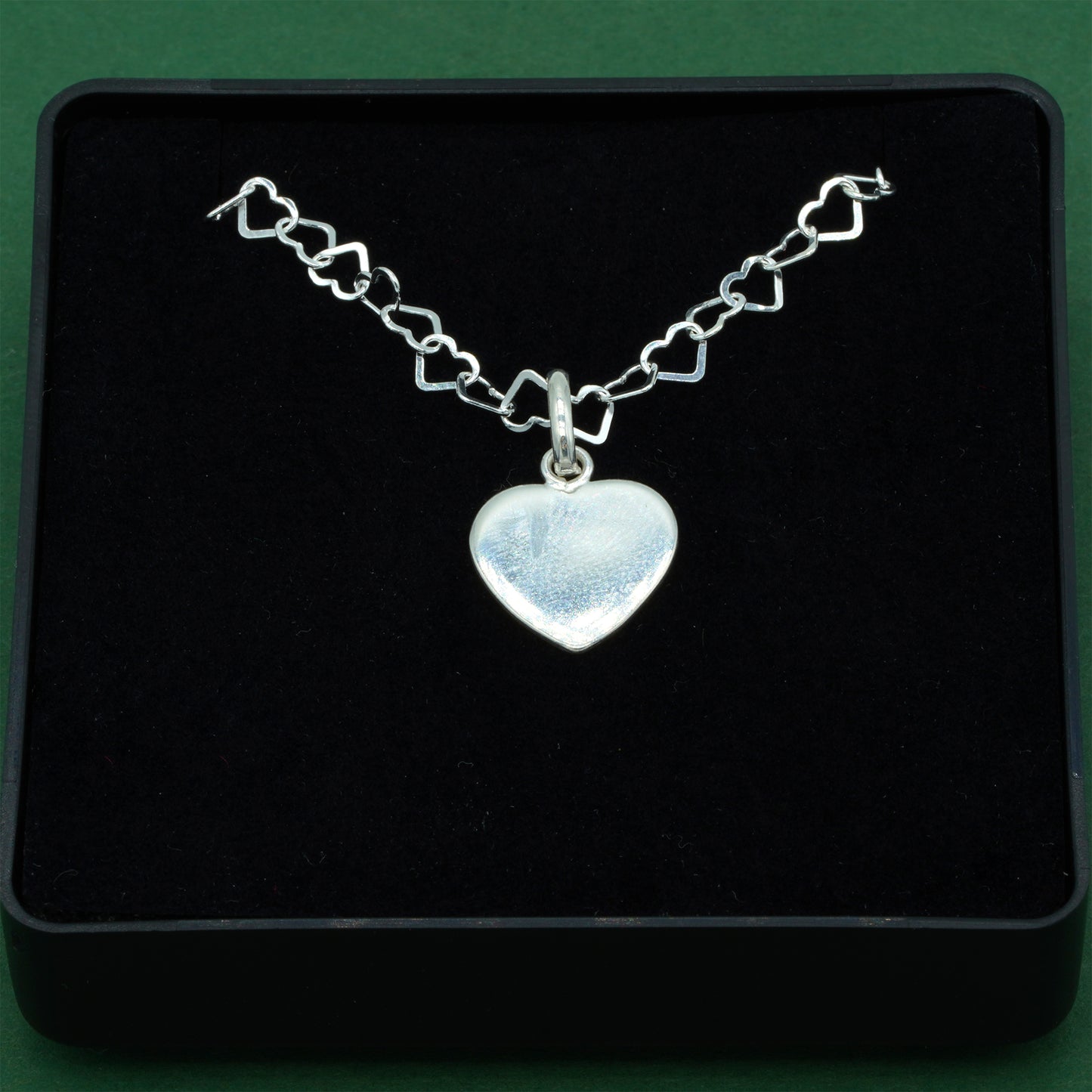 925 Sterling Silver Heart Link Chain With Flat Heart Pendant Necklace, Valentine’s Day Gift for Her, Supplied in Gift Box