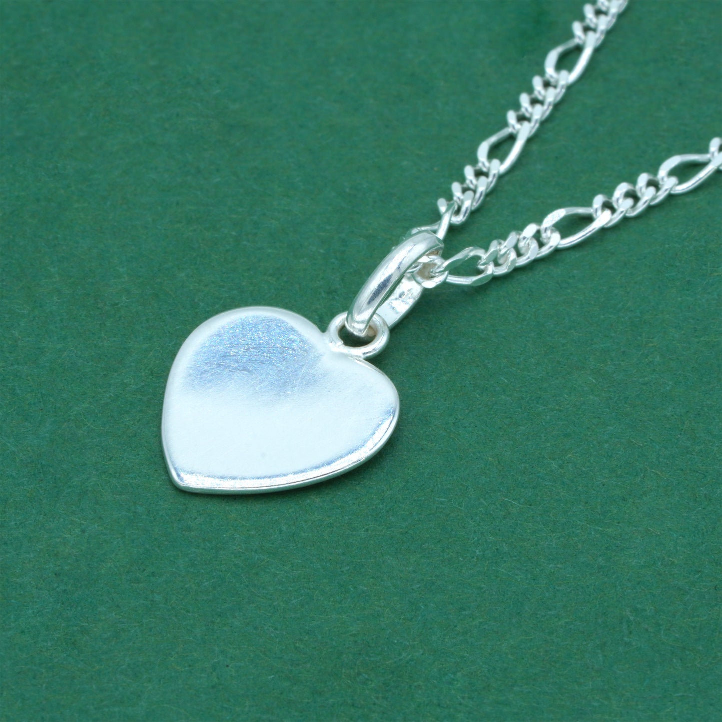 925 Sterling Silver Flat Heart Pendant Necklace with Figaro Chain – Valentine’s Day Minimalist Love Necklace, Romantic Gift for Her