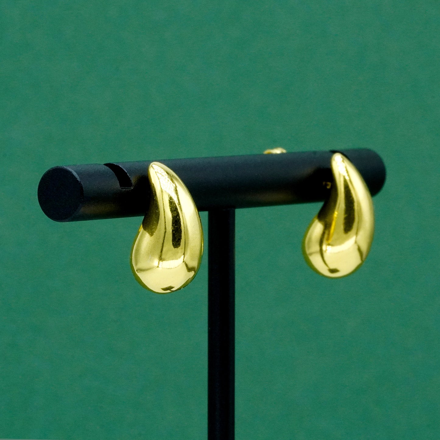 18k Gold plated Sterling Silver Teardrop Stud Earrings